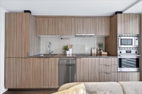 Photo 29 at 1602 - 955 Bay Street, Bay Street Corridor, Toronto