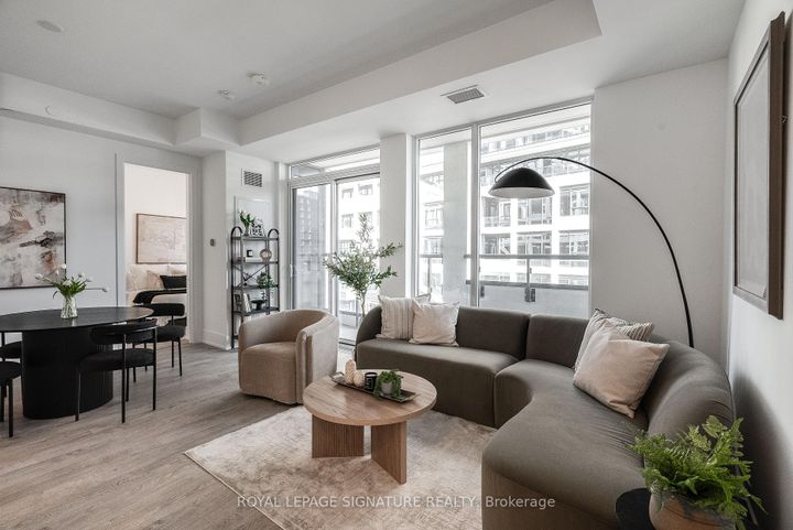 Photo 1 at 501 - 115 Denison Avenue, Chinatown, Toronto