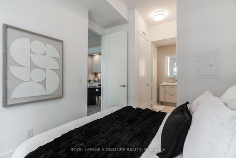 Photo 13 at 501 - 115 Denison Avenue, Chinatown, Toronto