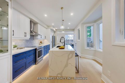 Photo 6 at 21 Rolyat Street, Bellwoods, Toronto