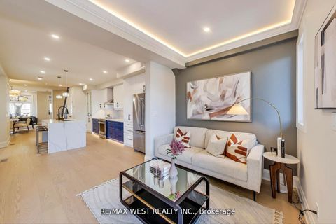 Photo 8 at 21 Rolyat Street, Bellwoods, Toronto