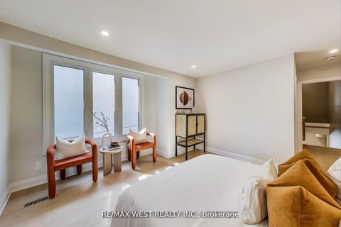 Photo 12 at 21 Rolyat Street, Bellwoods, Toronto