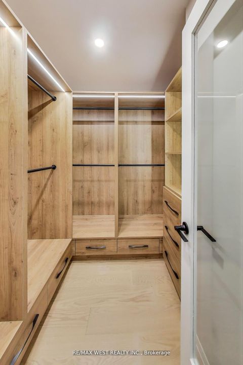 Photo 13 at 21 Rolyat Street, Bellwoods, Toronto