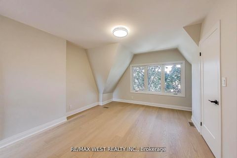 Photo 22 at 21 Rolyat Street, Bellwoods, Toronto