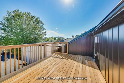 Photo 26 at 21 Rolyat Street, Bellwoods, Toronto