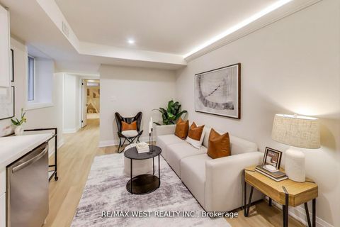 Photo 29 at 21 Rolyat Street, Bellwoods, Toronto