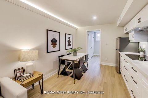 Photo 32 at 21 Rolyat Street, Bellwoods, Toronto