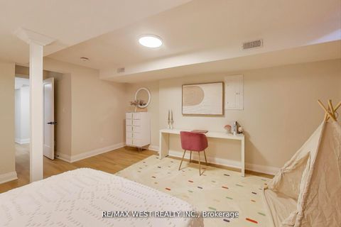 Photo 35 at 21 Rolyat Street, Bellwoods, Toronto