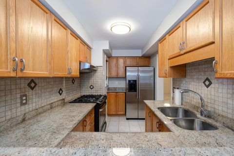 Photo 3 at 247 Humberland Drive, Oak Ridges, Richmond Hill