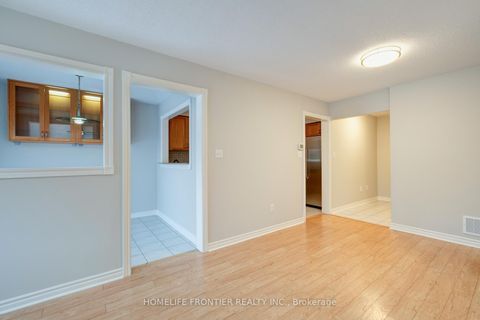 Photo 7 at 247 Humberland Drive, Oak Ridges, Richmond Hill