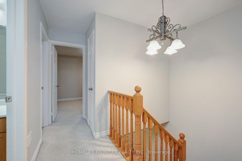 Photo 10 at 247 Humberland Drive, Oak Ridges, Richmond Hill