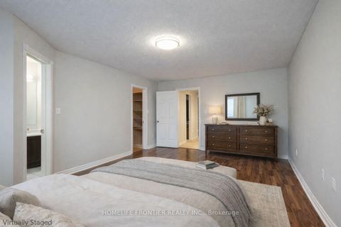 Photo 12 at 247 Humberland Drive, Oak Ridges, Richmond Hill