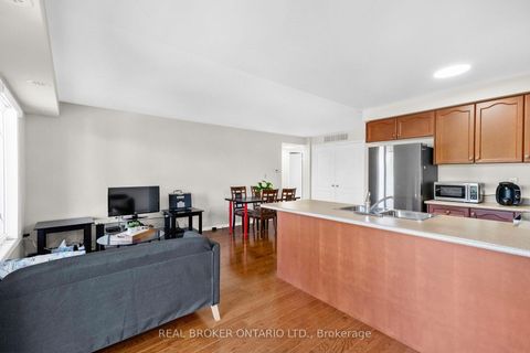 Photo 8 at 27 - 649E Warden Avenue, Birchmount, Toronto