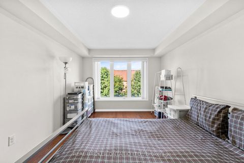 Photo 19 at 27 - 649E Warden Avenue, Birchmount, Toronto