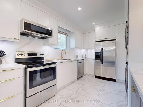 Photo 14 at 657 Pharmacy Avenue, Birchmount, Toronto