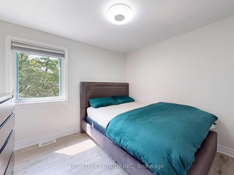 Photo 28 at 657 Pharmacy Avenue, Birchmount, Toronto