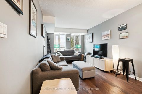 Photo 3 at 121 - 900 Mount Pleasant Road, Mount Pleasant West, Toronto