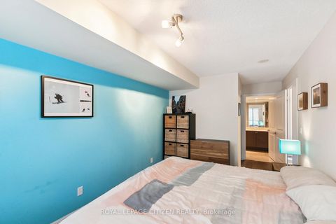 Photo 29 at 121 - 900 Mount Pleasant Road, Mount Pleasant West, Toronto