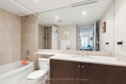 Photo 32 at 121 - 900 Mount Pleasant Road, Mount Pleasant West, Toronto