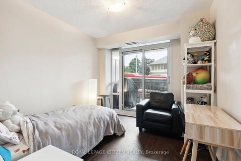 Photo 33 at 121 - 900 Mount Pleasant Road, Mount Pleasant West, Toronto