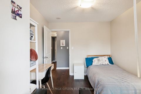 Photo 34 at 121 - 900 Mount Pleasant Road, Mount Pleasant West, Toronto