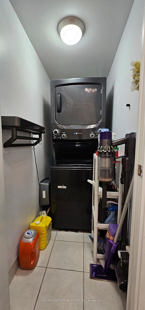 Photo 3 at 1903 - 88 Broadway Avenue, Mount Pleasant West, Toronto