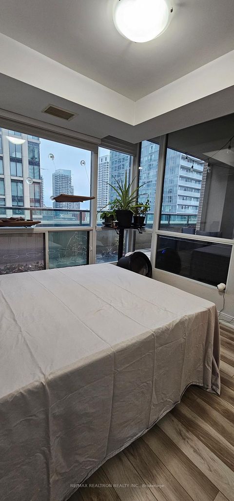 Photo 9 at 1903 - 88 Broadway Avenue, Mount Pleasant West, Toronto