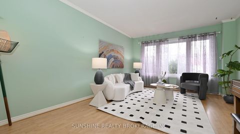 Photo 5 at 36 Hemlock Drive, Raymerville, Markham