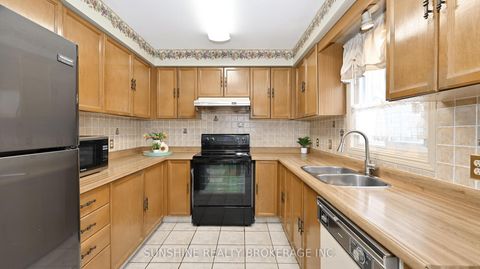 Photo 19 at 36 Hemlock Drive, Raymerville, Markham