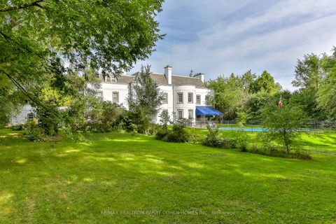 Photo 2 at 324 Old Yonge Street, Windfields, Toronto