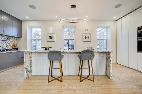 Photo 11 at 324 Old Yonge Street, Windfields, Toronto