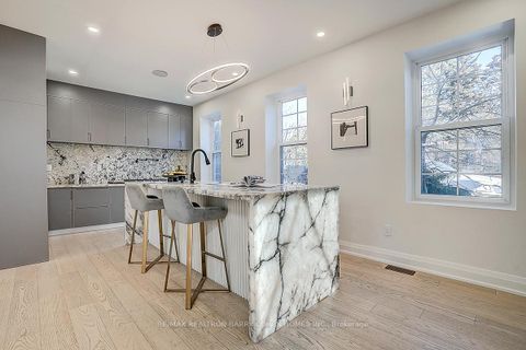 Photo 13 at 324 Old Yonge Street, Windfields, Toronto