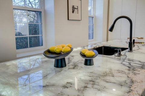 Photo 14 at 324 Old Yonge Street, Windfields, Toronto