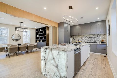 Photo 15 at 324 Old Yonge Street, Windfields, Toronto