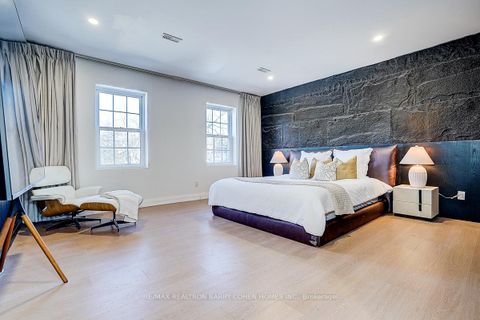 Photo 26 at 324 Old Yonge Street, Windfields, Toronto