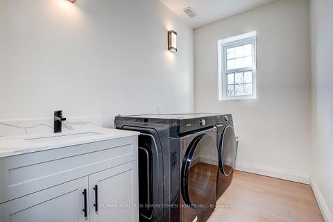 Photo 36 at 324 Old Yonge Street, Windfields, Toronto