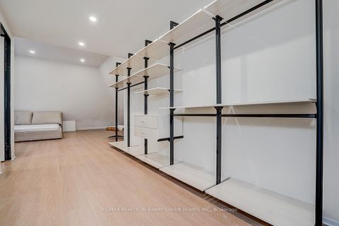 Photo 38 at 324 Old Yonge Street, Windfields, Toronto