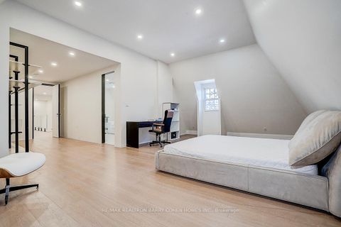 Photo 39 at 324 Old Yonge Street, Windfields, Toronto