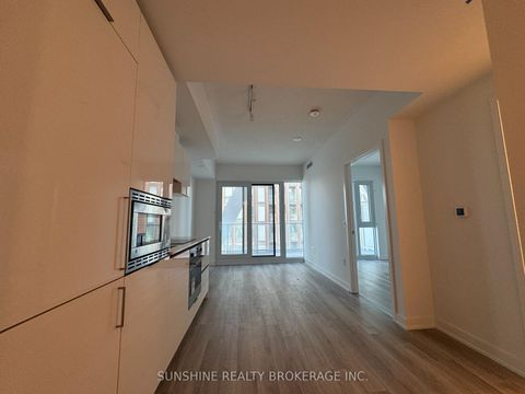 Photo 4 at 3421 - 230 Simcoe Street, Chinatown, Toronto