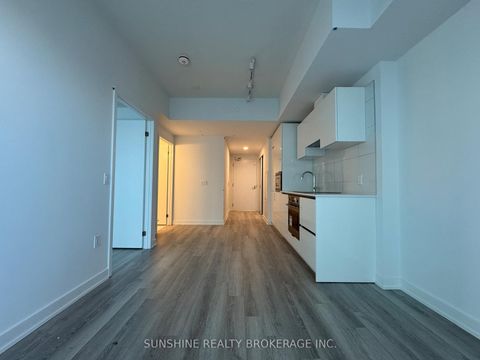 Photo 5 at 3421 - 230 Simcoe Street, Chinatown, Toronto