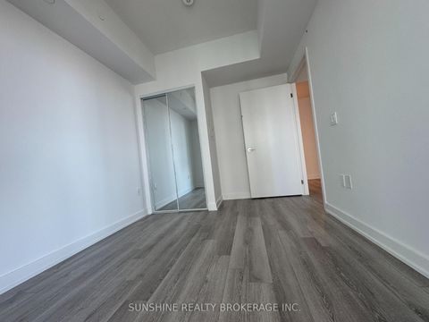 Photo 8 at 3421 - 230 Simcoe Street, Chinatown, Toronto