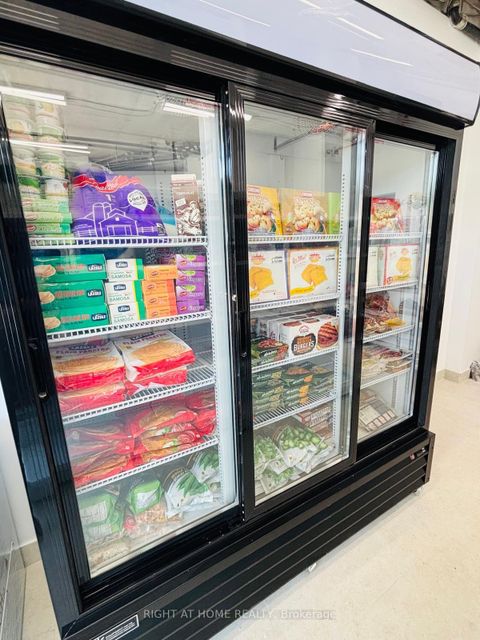 Photo 4 at 117 - 2201 Kingston Road, Cliffside, Toronto