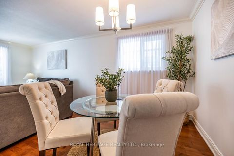 Photo 4 at 803 Oliva Street, West Shore, Pickering