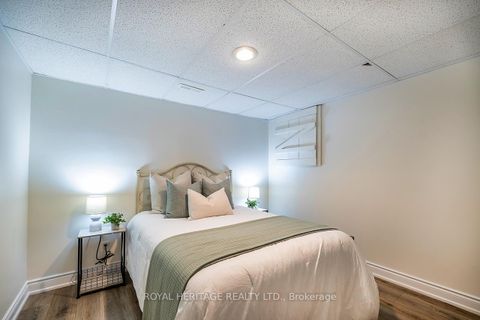 Photo 18 at 803 Oliva Street, West Shore, Pickering