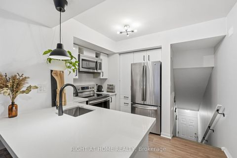 Photo 2 at 916 - 5 Everson Drive, Willowdale East, Toronto