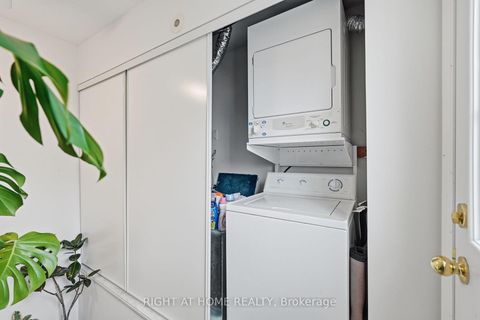 Photo 14 at 916 - 5 Everson Drive, Willowdale East, Toronto