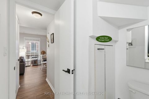 Photo 17 at 916 - 5 Everson Drive, Willowdale East, Toronto