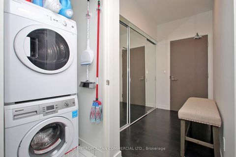 Photo 5 at 1105 - 501 St Clair Avenue W, Casa Loma, Toronto