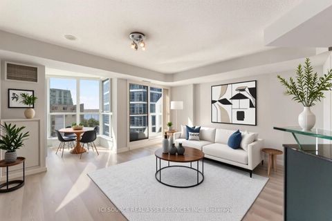 Photo 1 at 911 - 8 York Street, Waterfront Communities C1, Toronto