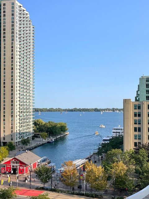 Photo 4 at 911 - 8 York Street, Waterfront Communities C1, Toronto